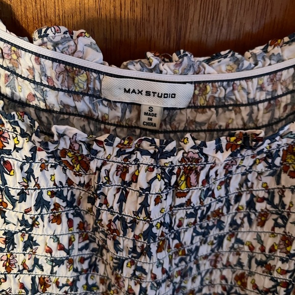 COPY - Small floral top - Picture 2 of 4